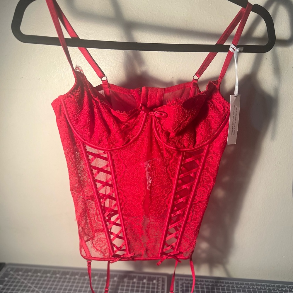 New Victoria Secret Dream Angels Red Lace Basque/Corset Top with Straps